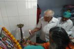 नये सर्जिकल आईसीयू का उद्घाटन करते मुख्य अतिथि प्रो0 (डाॅ) यू0पी0 सिंह एवं उनके साथ वरिष्ठ अधिकारी एवं डाॅक्टर